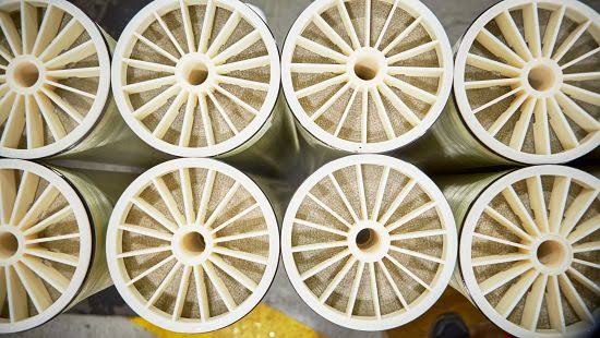 دور أنظمة التناضح العكسي في الصناعة الدوائية وخطر الكلور على الأغشية